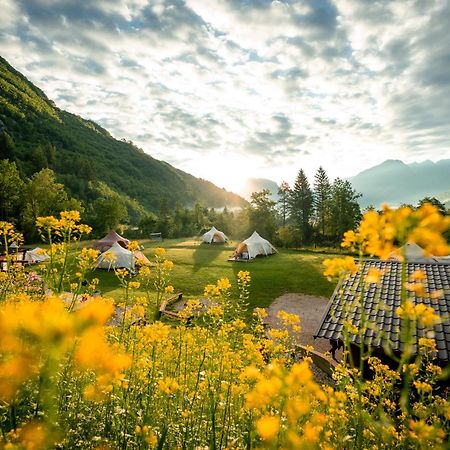 Готель Glamping Gozdna Jasa Бовец Екстер'єр фото
