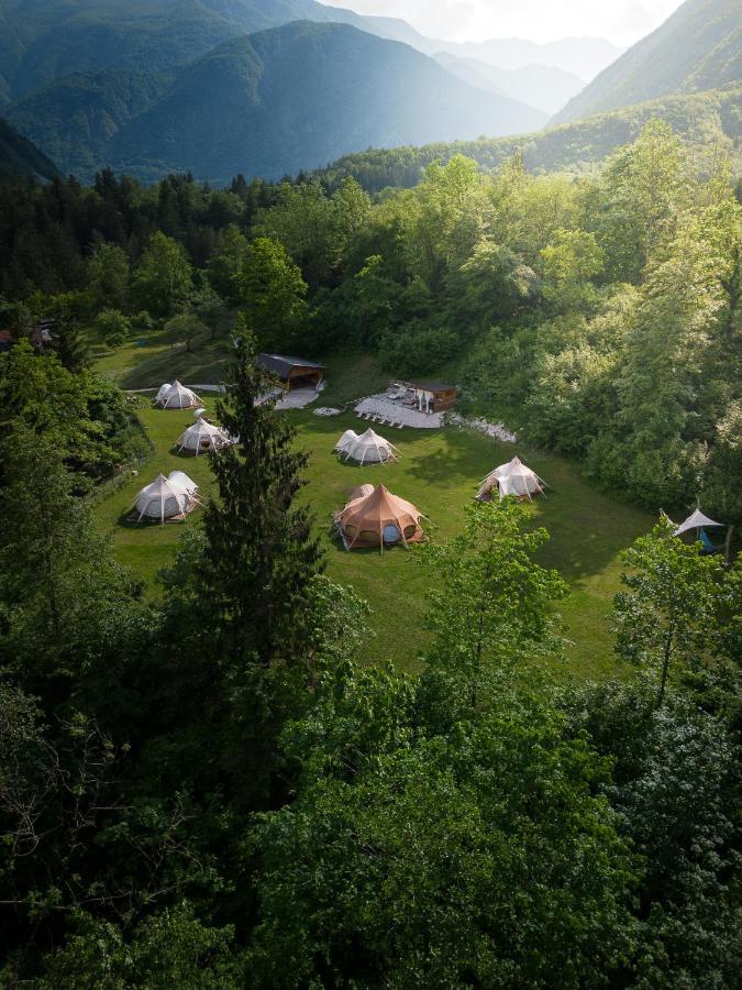 Готель Glamping Gozdna Jasa Бовец Екстер'єр фото