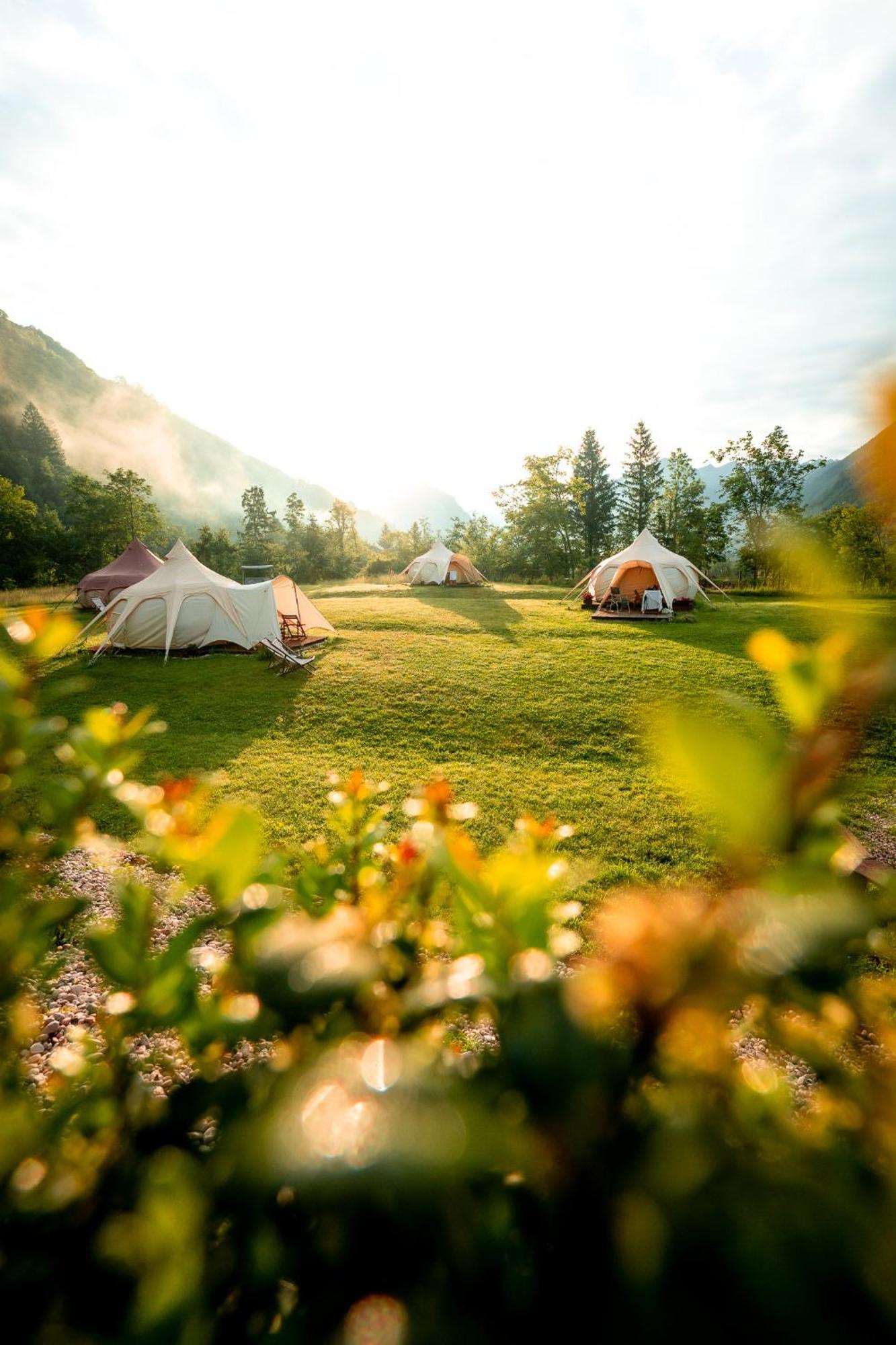Готель Glamping Gozdna Jasa Бовец Екстер'єр фото