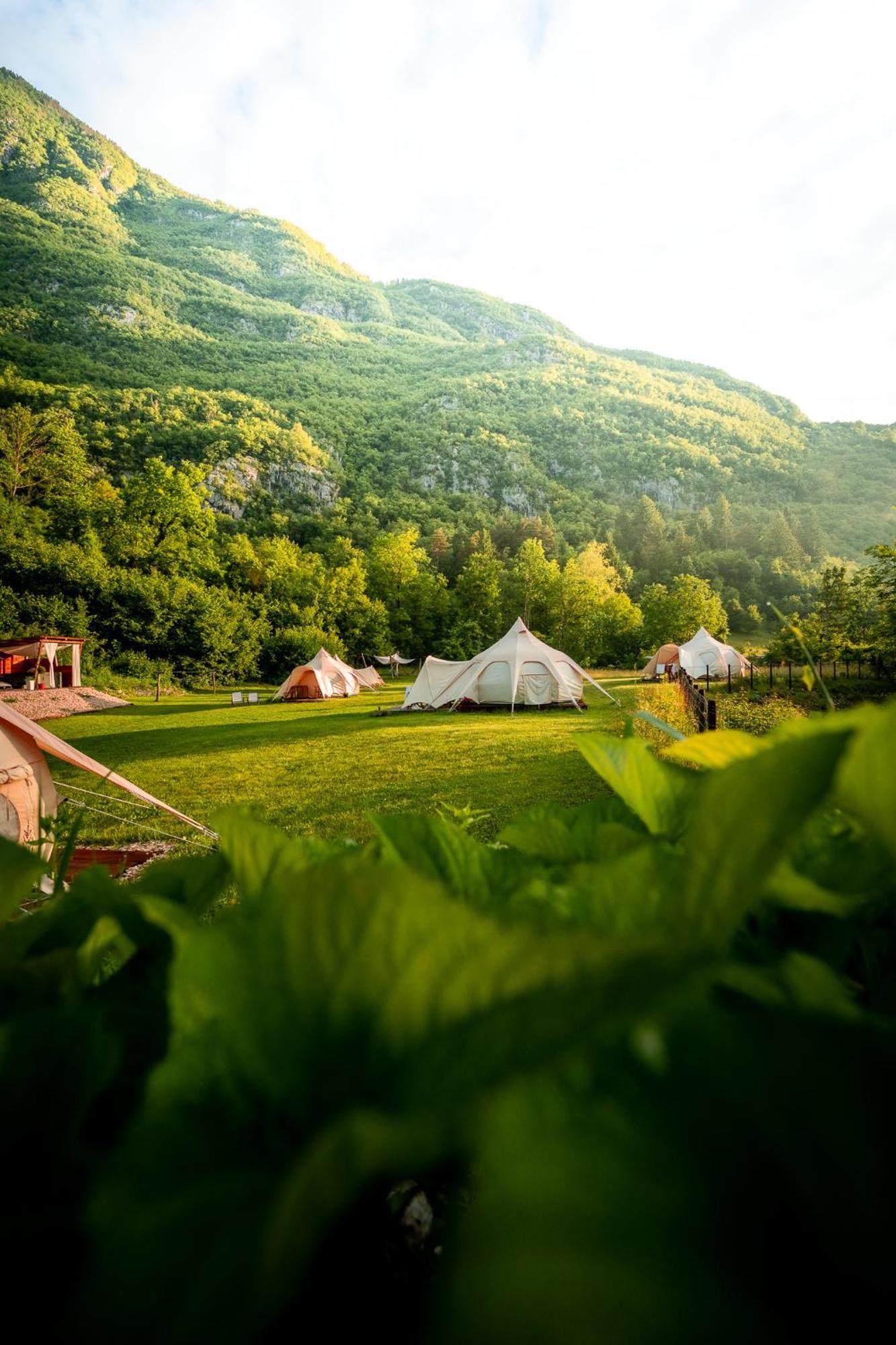 Готель Glamping Gozdna Jasa Бовец Екстер'єр фото