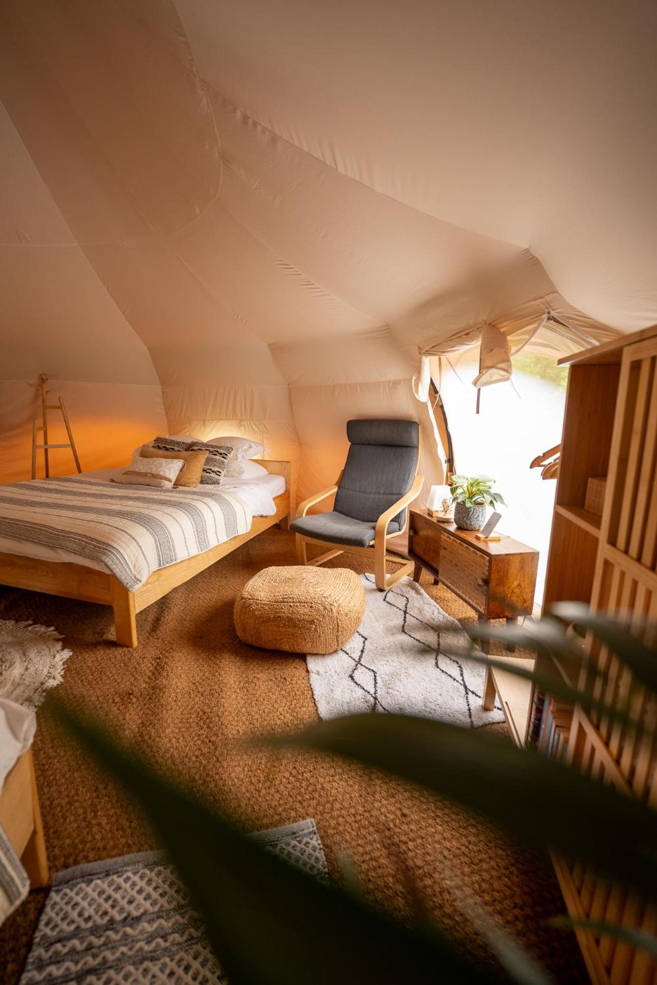 Готель Glamping Gozdna Jasa Бовец Екстер'єр фото