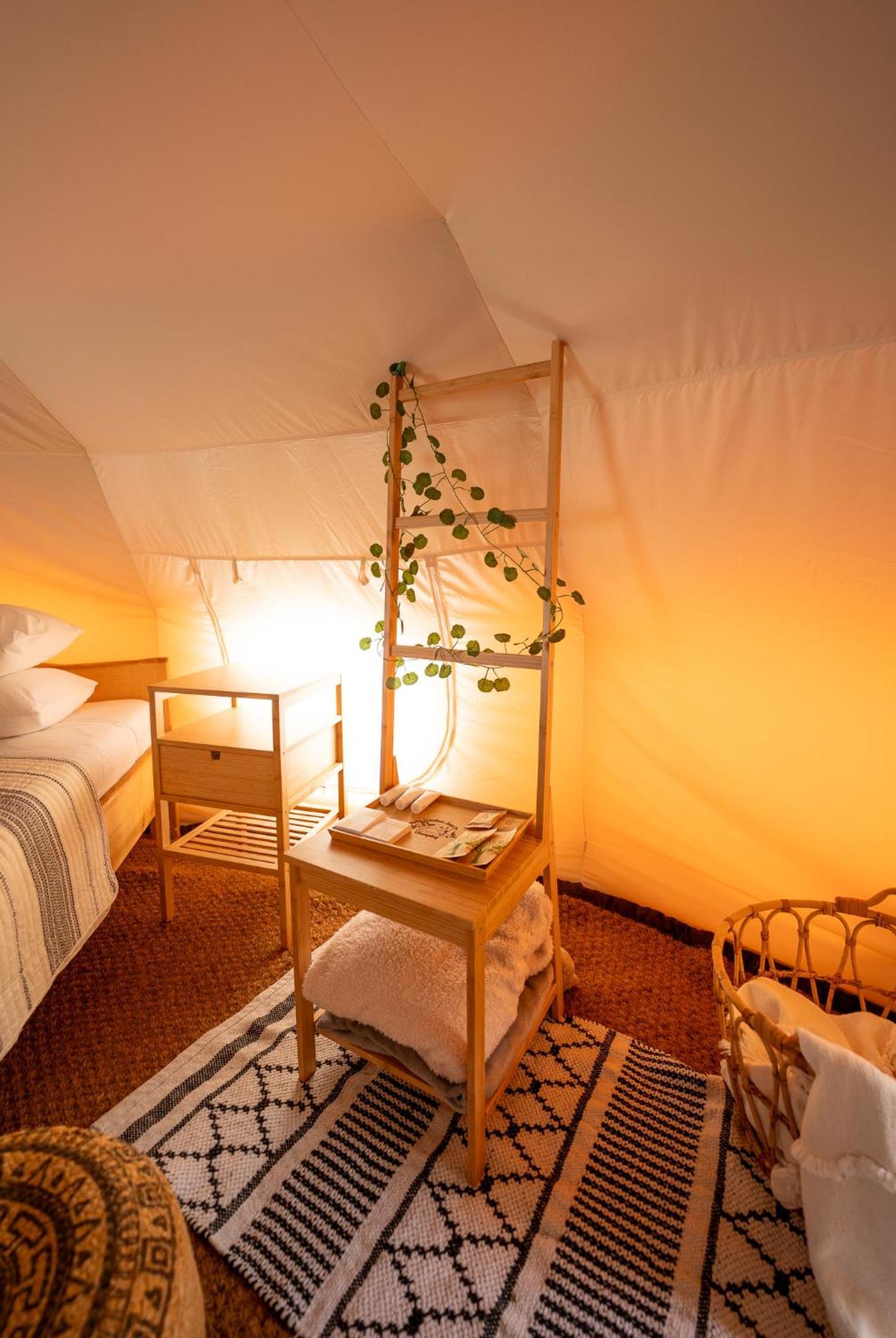 Готель Glamping Gozdna Jasa Бовец Екстер'єр фото