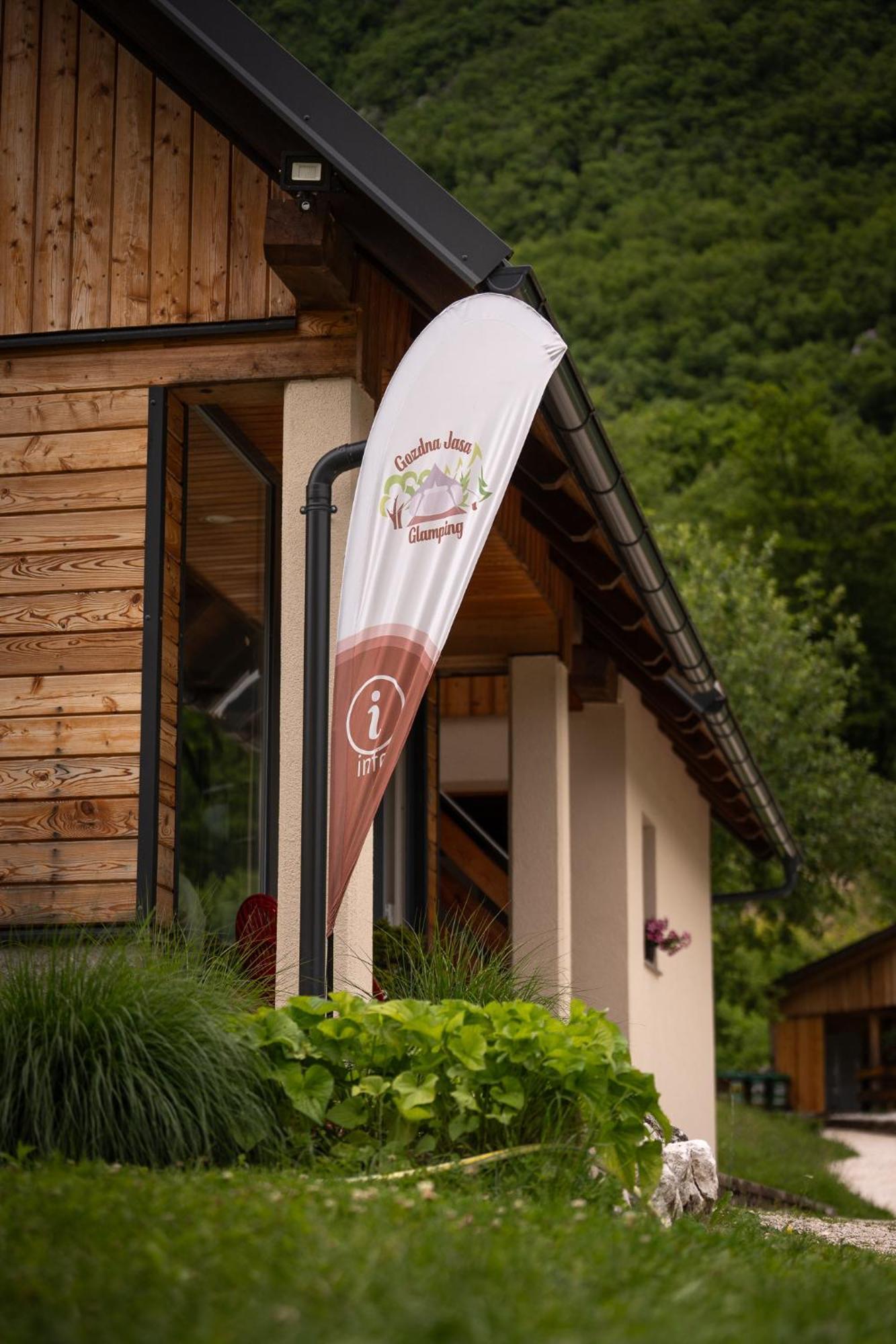 Готель Glamping Gozdna Jasa Бовец Екстер'єр фото