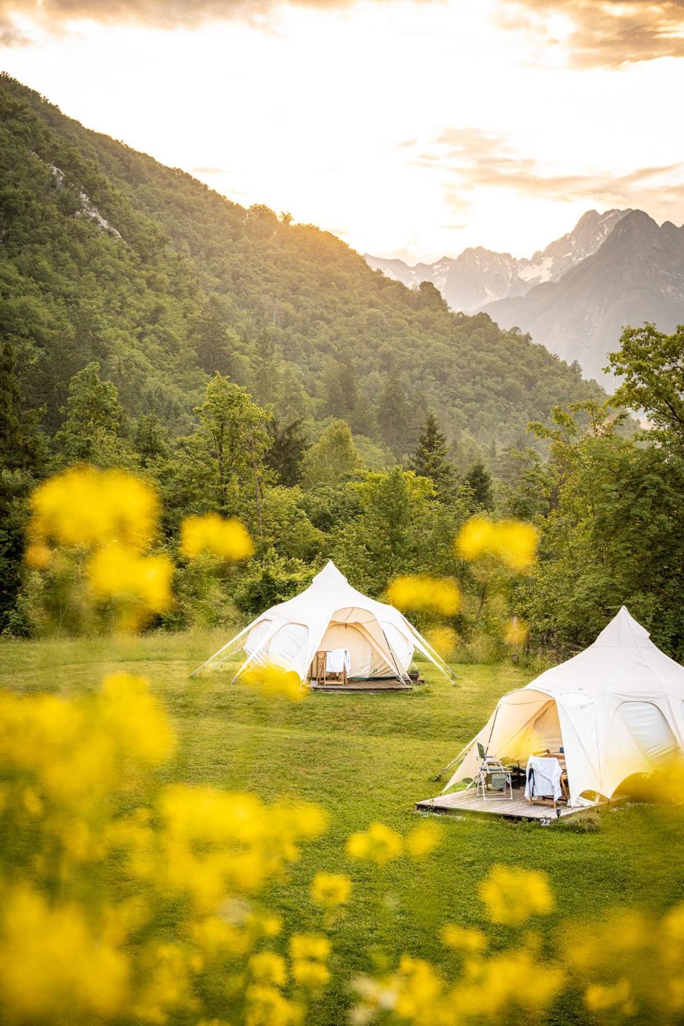 Готель Glamping Gozdna Jasa Бовец Екстер'єр фото